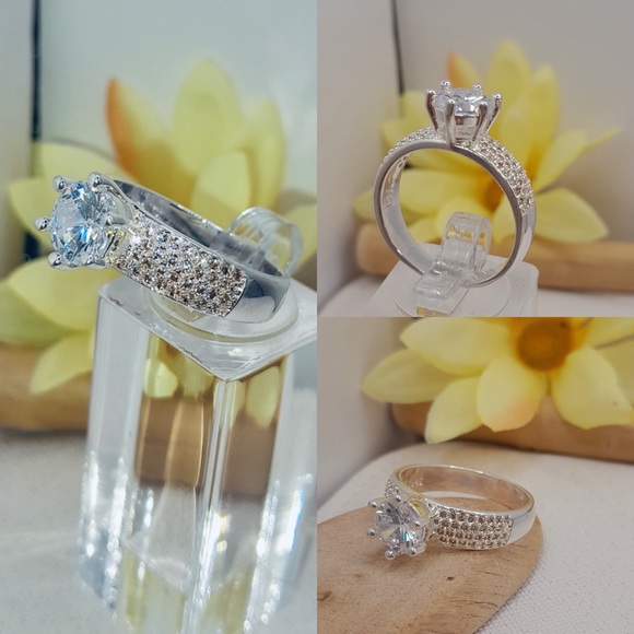 2ct Brilliant Cut Simulated Diamond Bling Ring - Picture 9 of 10